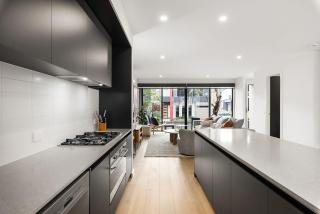 Anchorage Villa - Chic, Pet Friendly by Marina - 2