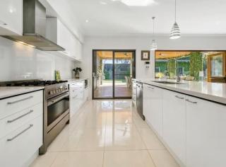 Aroha Moana - Luxe Entertainer with Pool & Playground - 1