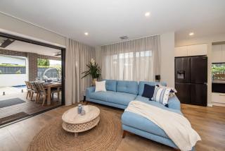 Casa de Praia Luxe by the Bay with Gas Heated Pool - Safety Beach - 6