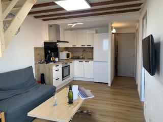 Gruissan - T2 Mezzanine Climatisé Proche Plage - 5/6 Pers - Parking Privé - Tout Équipé - FR-1-796-23 - Gruissan - 0