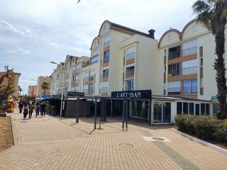 Studio cosy avec parking sécurisé à 50m de la Plage du Grazel - FR-1-796-47 - Gruissan - 1