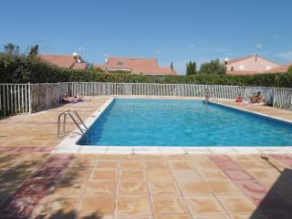 **Gruissan : Villa Climatisée, 6 Pers, Piscine, Accès Direct Plage, Parking, Commerces Proches** - FR-1-796-53 - Gruissan - 9