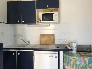 **Gruissan : Villa Climatisée, 6 Pers, Piscine, Accès Direct Plage, Parking, Commerces Proches** - FR-1-796-53 - Gruissan - 4