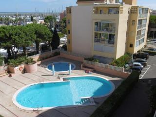 Appartement T2 moderne avec piscines, garage et proche plage - Gruissan - FR-1-796-43 - 1