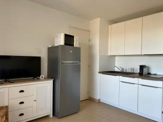 Studio Cabine 3 Pers avec Piscine, Parking, Balcon - Proche Plage et Commodités - FR-1-793-29 - 6