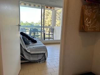 Studio Cabine 3 Pers avec Piscine, Parking, Balcon - Proche Plage et Commodités - FR-1-793-29 - 4