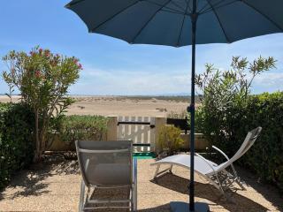 Direct Plage, Piscine et Parking - Confort Moderne pour 4 Pers - FR-1-796-37 - Gruissan - 0