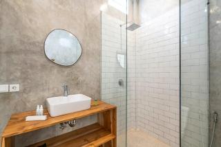 Large designer 2 bedroom villa with pool in Canggu - Canggu - 3