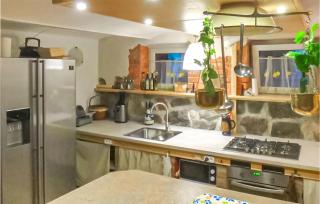 Gorgeous Apartment In Stojcino - 8