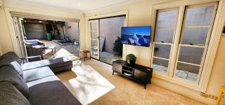 Beautiful Terrace Home Close to Disney Studios - 4
