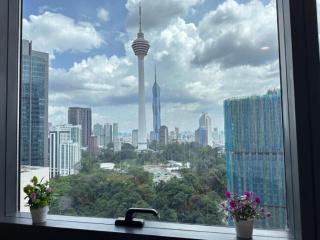 The Platinum KLCC by Moonlight - Kuala Lumpur - 8