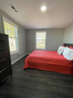 Cozy Home near the Beautiful Bay River - - 6