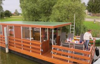 Awesome Ship In Radewege - Radewege - 9
