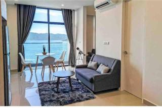 The Shore Sunset Seaview Suite 日落海景一房一厅一卫 침실 1개, 거실 1개, 일몰 바다 전망을 감상할 수 있는 욕실 1개 - Kota Kinabalu - 3