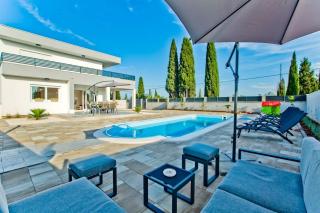 Island Hvar Villa LeChalet with Pool - Bogomolje - 0