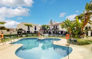 Amazing Apartment In Estepona With Wifi - 2