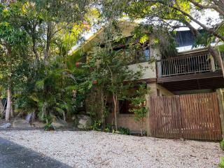 Amaroo - Bring your own linen - 0