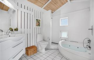 Four-Bedroom Holiday Home In Ebeltoft - Ebeltoft - 3