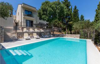4 Bedroom Amazing Home In Kremena - 0