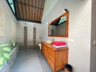 Bali Santi Bungalows - Candidasa - 4