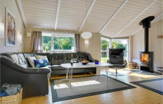 Three-Bedroom Holiday Home In Asnas - 7