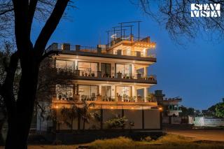 Serenity By The Ganges with Alfresco Dining at Varanasi by StayVista - Varanasi - 0