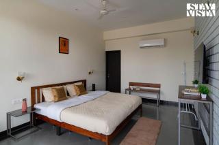Serenity By The Ganges with Alfresco Dining at Varanasi by StayVista - Varanasi - 2