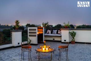 Serenity By The Ganges with Alfresco Dining at Varanasi by StayVista - Varanasi - 9