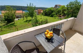 1 Bedroom Amazing Apartment In Kampor - Kampor - 2