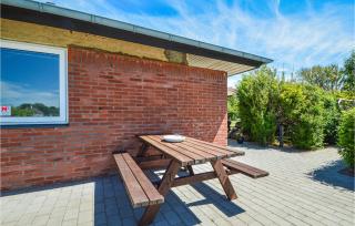 Three-Bedroom Holiday Home In Bredebro - 1