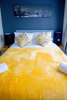 Modern 2 Bedroom Apartment - Belvedere - 1