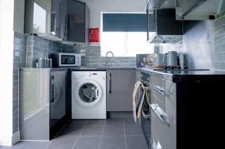 Modern 2 Bedroom Apartment - Belvedere - 1