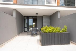 Modern Ground Floor Studio Apartment - Umhlanga - 1
