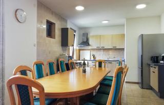 6 Bedroom Cozy Apartment In Nin - Nin - 2