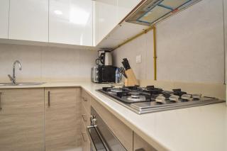 Spacious 1BR with Balcony & Rooftop Pool The Bay Business Bay - Dubaï - 1