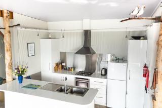 Larus Waterfront Cottage - White Beach - 3