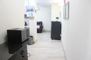 Modern Jacuzzi Spa Tub 1BHK Suite South Delhi (3) - Neu-Delhi - 7