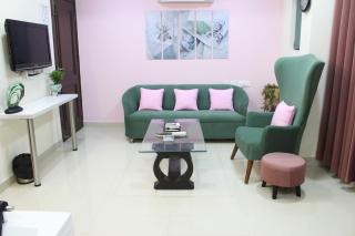 Modern Jacuzzi Spa Tub 1BHK Suite South Delhi (3) - Neu-Delhi - 9