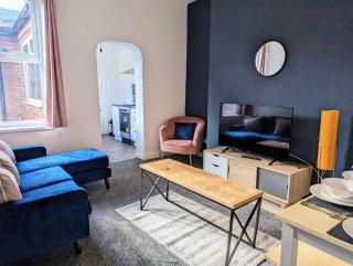 Enjoy A Spacious 3 Br W Your Family And Friends - South Shields - 0