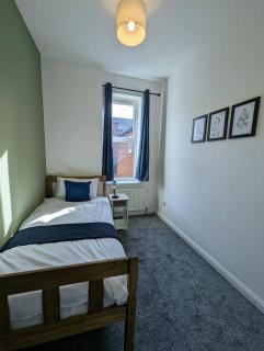 Enjoy A Spacious 3 Br W Your Family And Friends - South Shields - 5