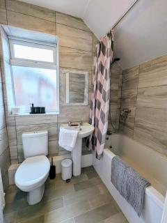 Lovely 3 Br Flat For Family, Friends And Workers - 1