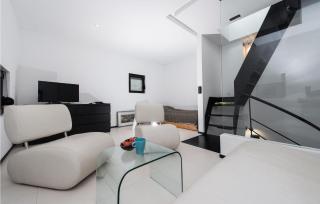2 Bedroom Awesome Home In Dragove - Dragove - 9