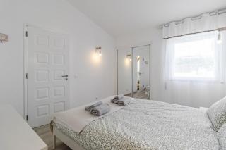Amora's Guest House - Valverde - 1