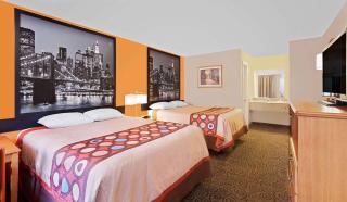 Super 8 by Wyndham Siloam Springs - Siloam Springs - 1
