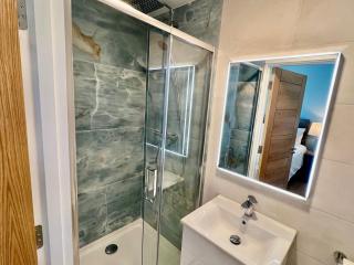 The Swallow's Nest - 6