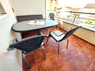 Cozy 2 bedroom apartment with terrace - Vodice - 3