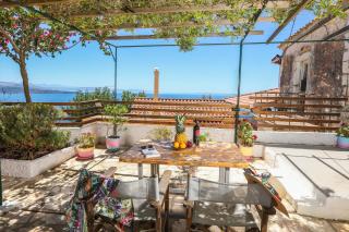 Joannas Sea-View Stone House - Katávolos - 0