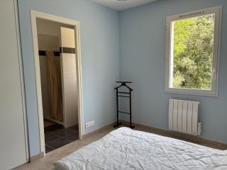 L ESCIL Domino 500m de la plage by Edgar et Alfred - 1