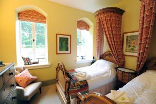 Russian CottageChatsworth Estate - - 1
