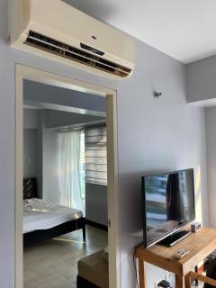 1Bed 2Bath Parkside Condo at Newport NAIA - 0